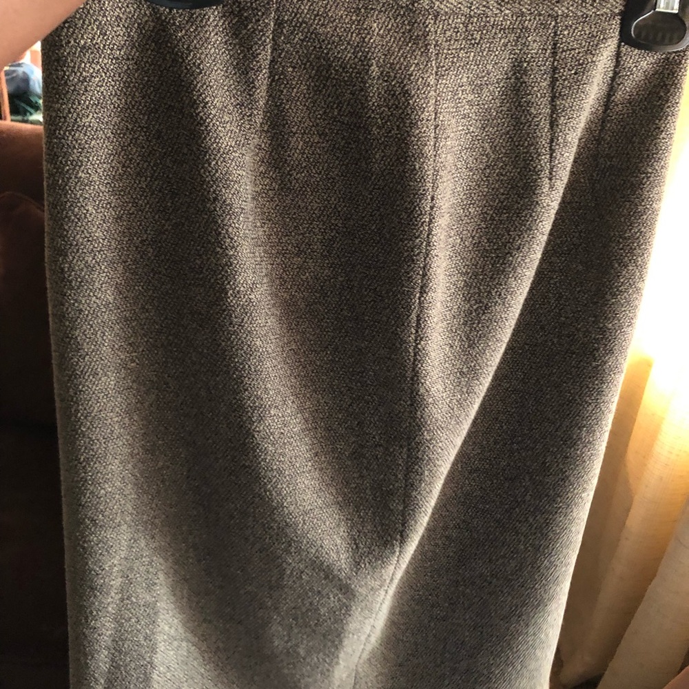 Skirt suit